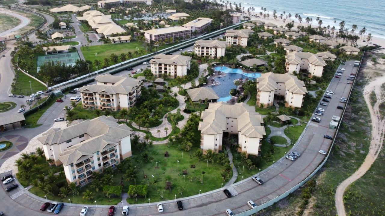 Paraíso Frente Mar: Beachfront Condo with Hydro, Sauna & Pool Cumbuco Exterior photo