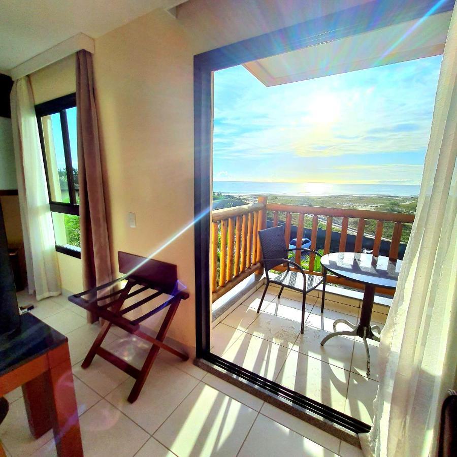Paraíso Frente Mar: Beachfront Condo with Hydro, Sauna & Pool Cumbuco Exterior photo